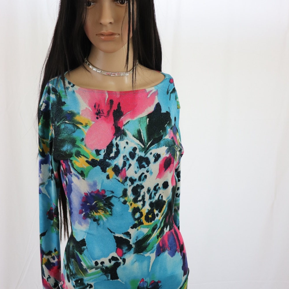Custom floral backless dress - Picture 3 of 7